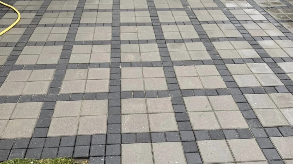 Terrasse efter professionel fliserens — efter